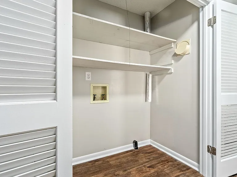 307 Lancaster Ave — Photo 20