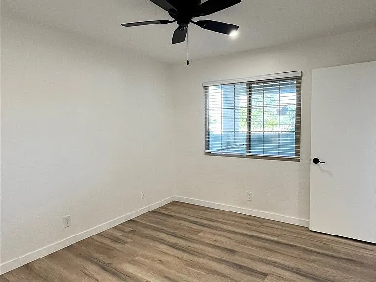 23335 La Crescenta — Photo 10