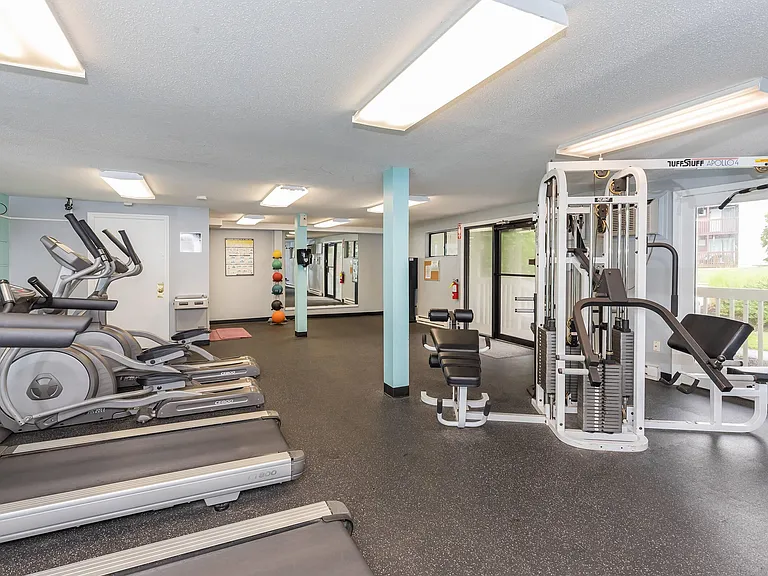 STATE-OF-THE-ART FITNESS CENTER