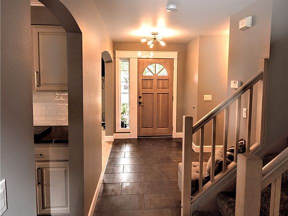 5th image of 8631 Christa Dr NE