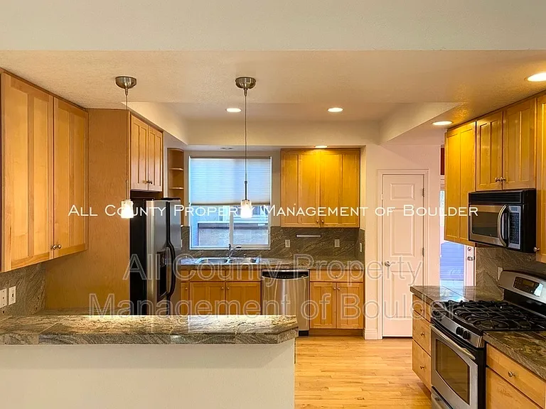 519 Sierra Ave — Photo 7