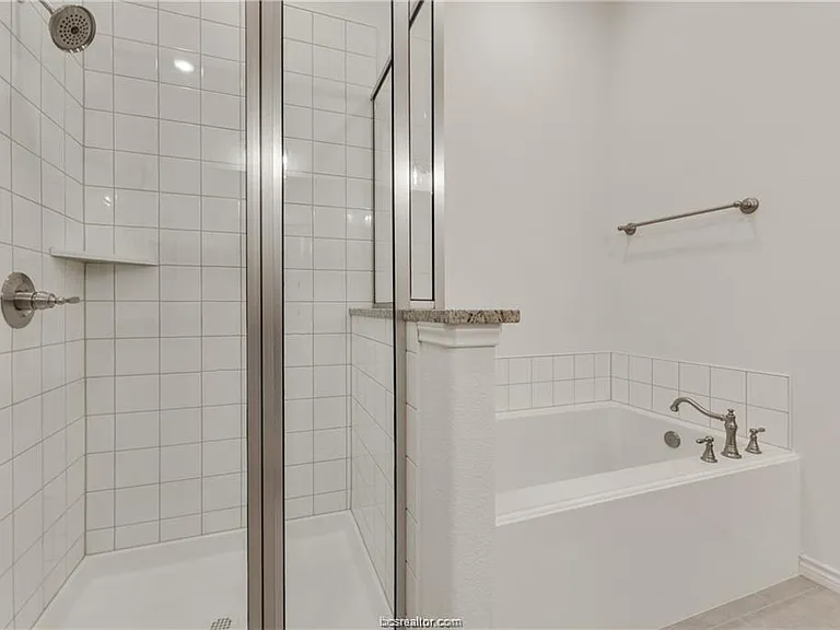 2549 Leyla Ln — Photo 21