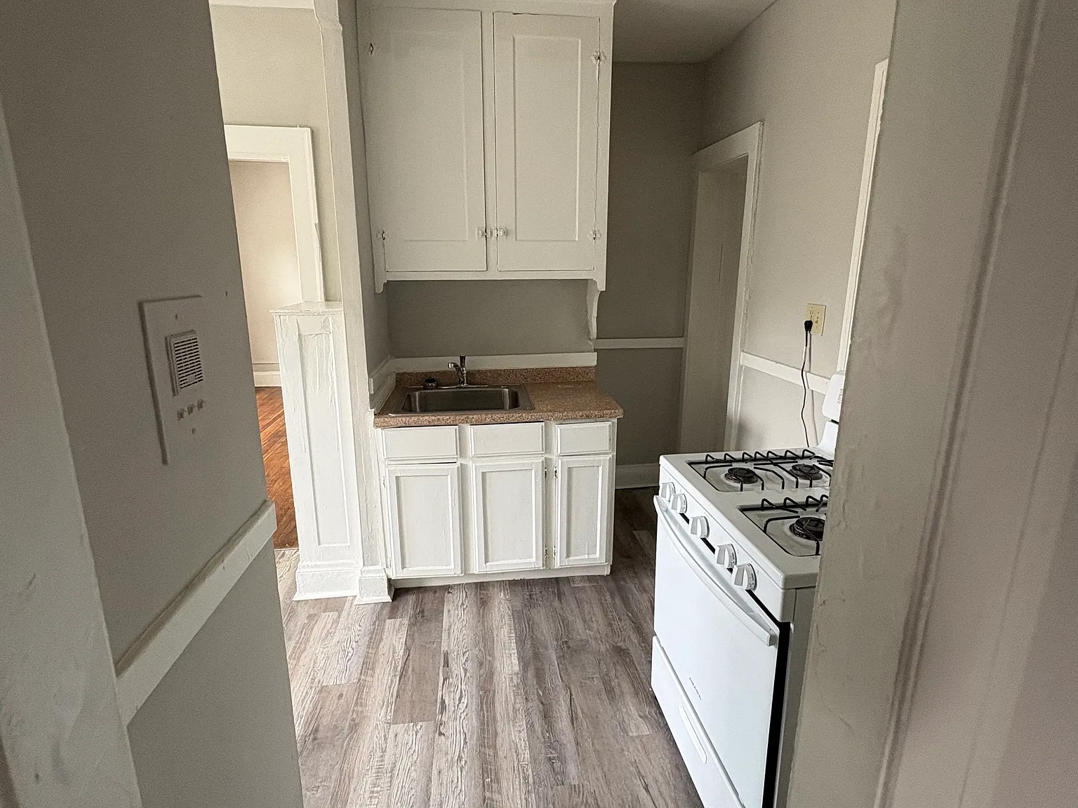 1 bed, 500 sqft, $900 — Photo 2