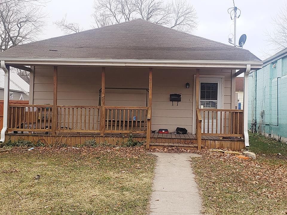 1st image of 217 N Ozark St