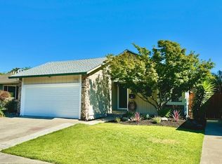 2319 Gads Hill St, Santa Rosa, CA 95401