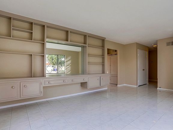 3rd image of 10688 Stanwell Cir