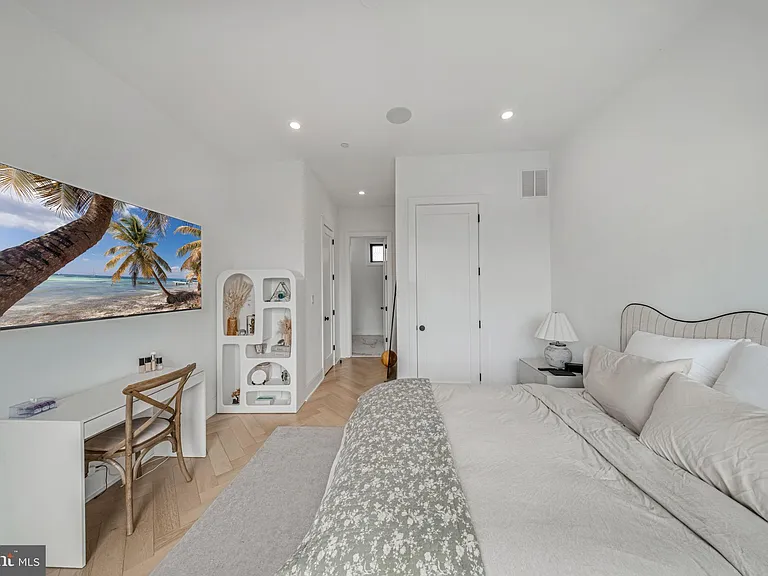 1462 Chapin St NW #8 — Photo 21