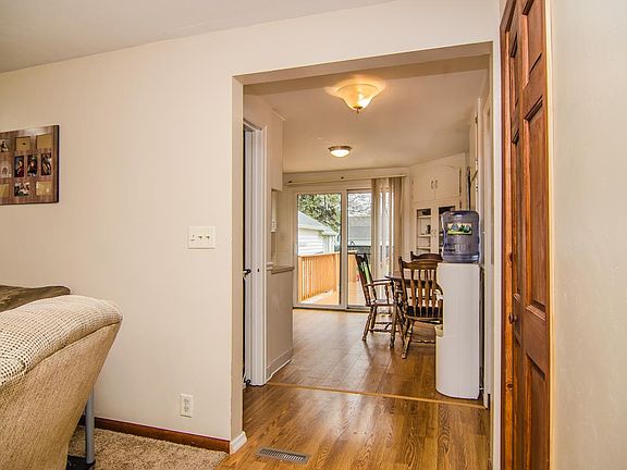 5th image of 903 Marshall Ave