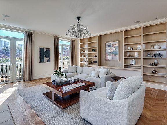 3rd image of 3505 Turtle Creek Blvd APT 2A