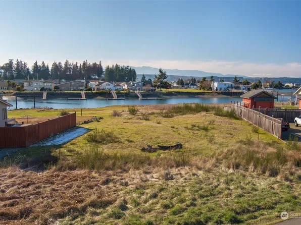 37813 Bay St NE, Hansville, WA 98340