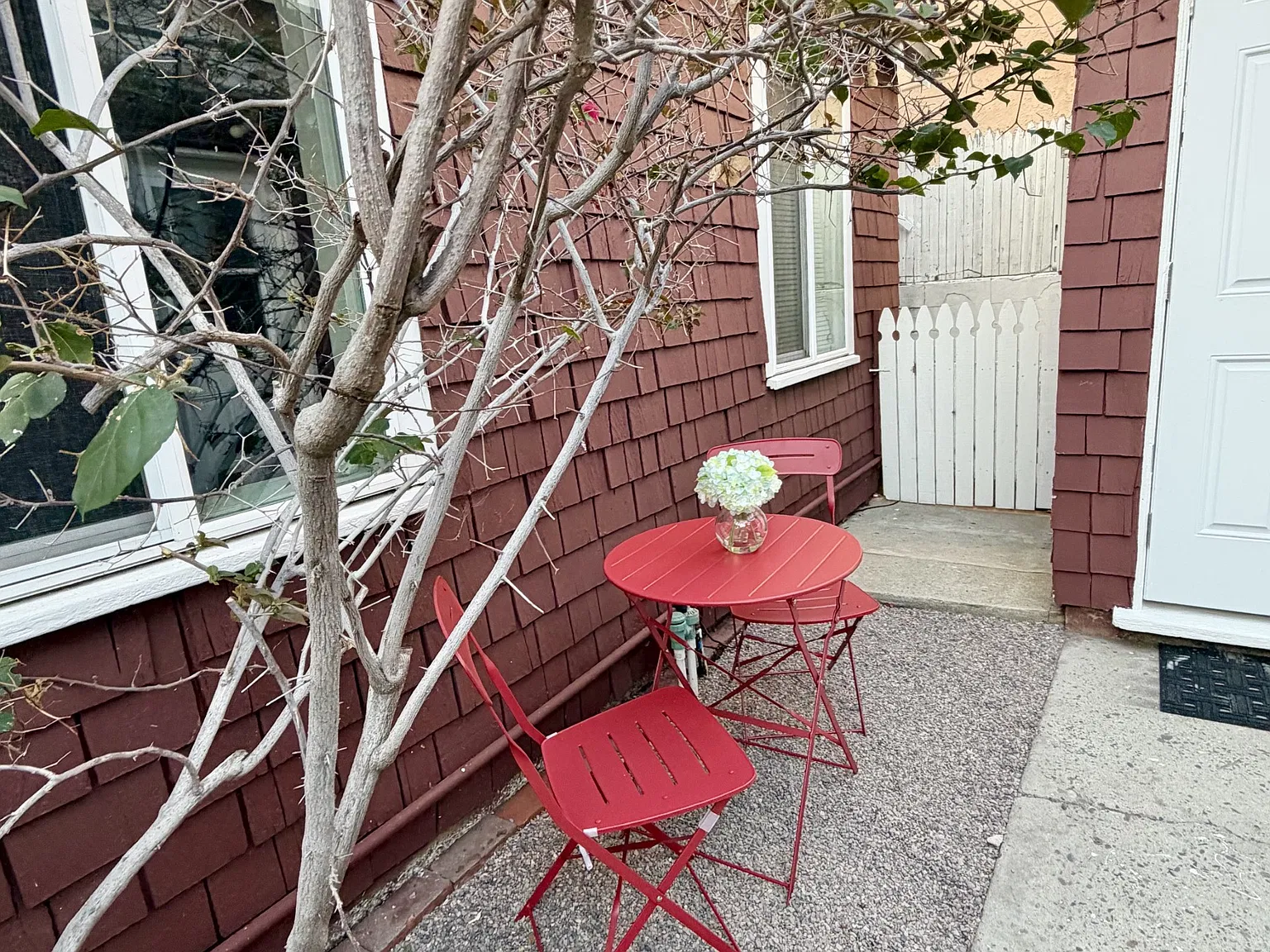 Studio, 150 sqft, $1,850 — Photo 3