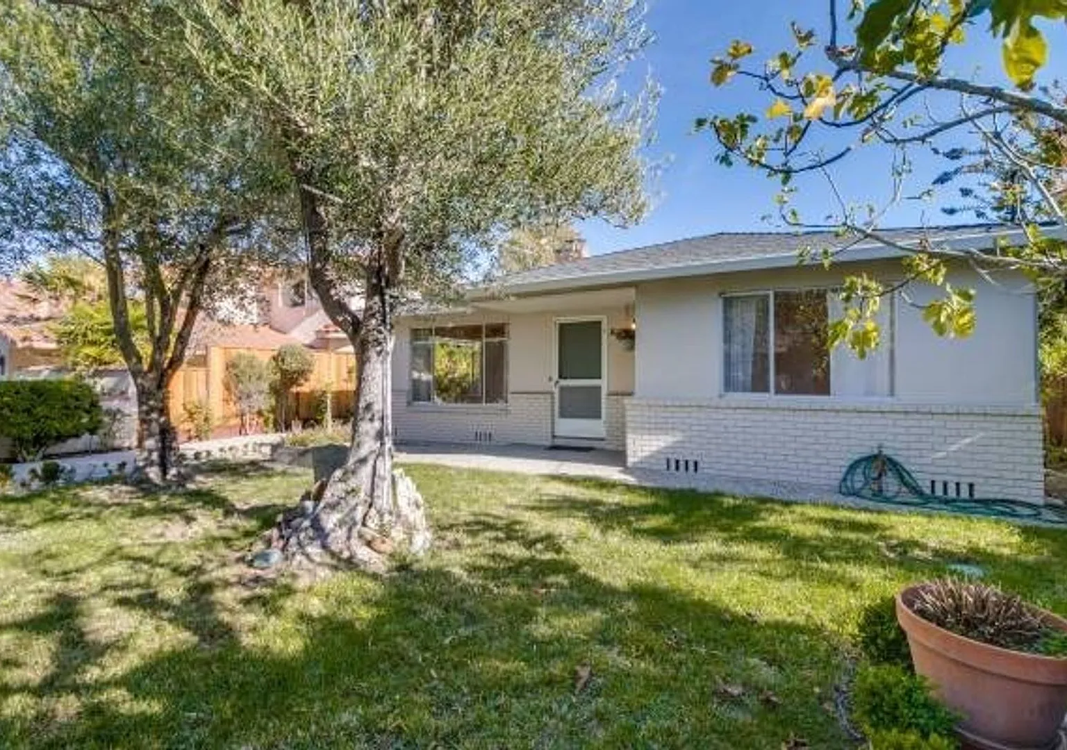 Single Story 3 Bed, 2.5 Bath Home in Wonderful Location — Photo 1