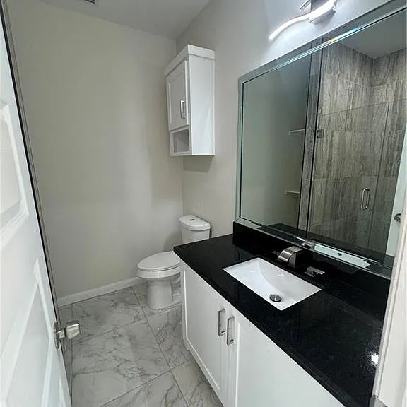 5808 Notre Dame Ave #3 — Photo 10