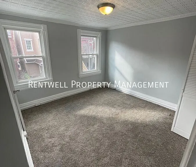 2420 Carey Way — Photo 14