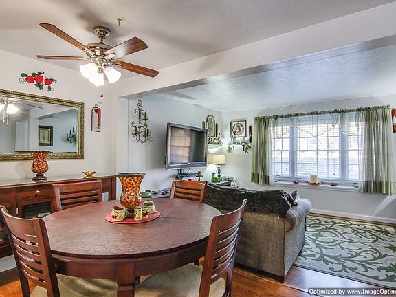 Open Concept Living/Dining 