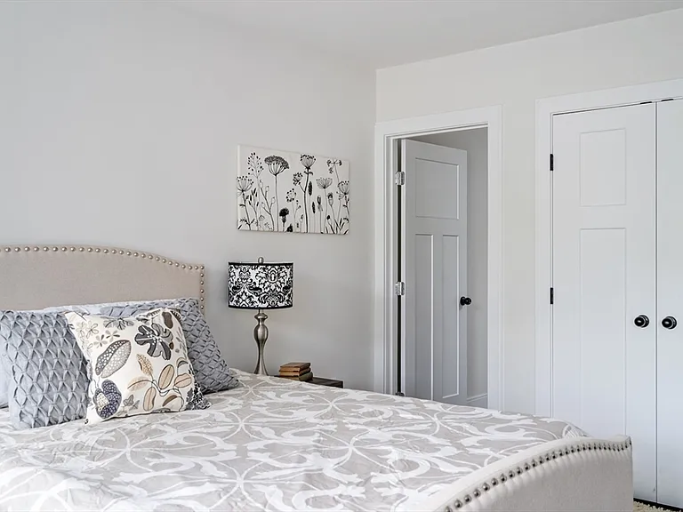 316 Belgrade Ave #201 — Photo 18