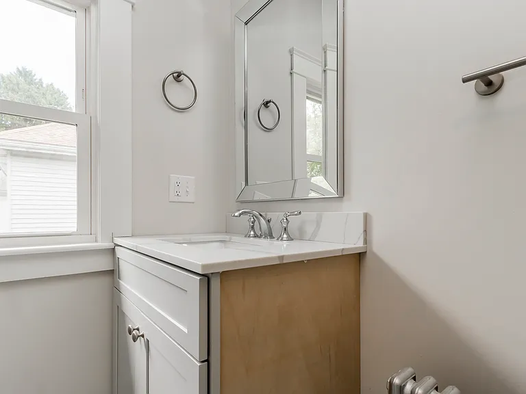 206 Pine St #2 — Photo 15