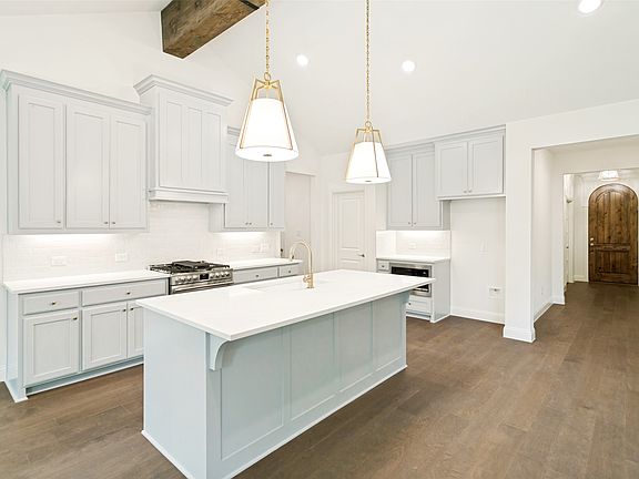 4th image of 6333 Locke Ave