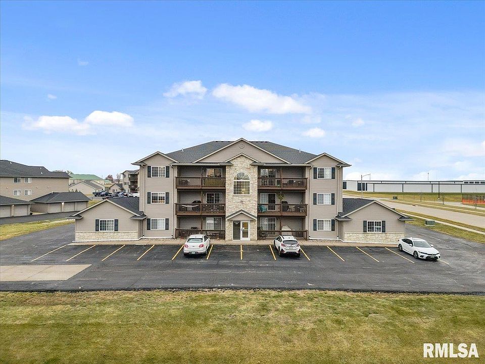 1st image of 3207 S 16th Ave Unit 304