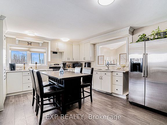 5th image of 2147 Mer Bleue Rd