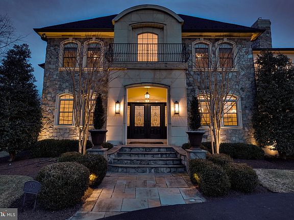 3rd image of 649 Deerfield Farm Ct