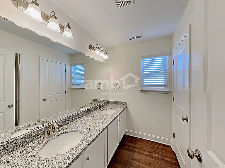 1130 Bentley Park Dr — Photo 24