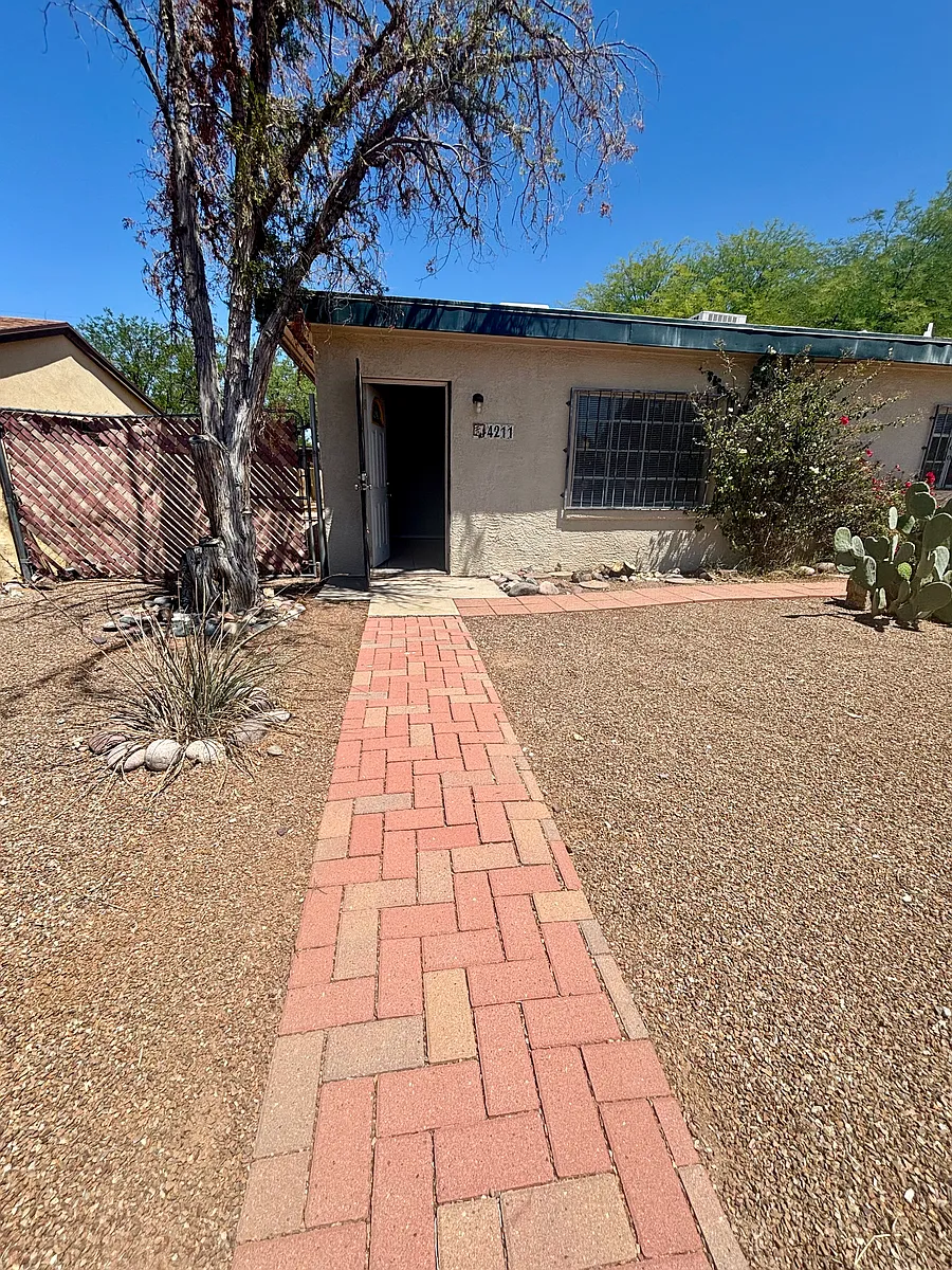 Building Photo - 4211 E Camino De La Colina