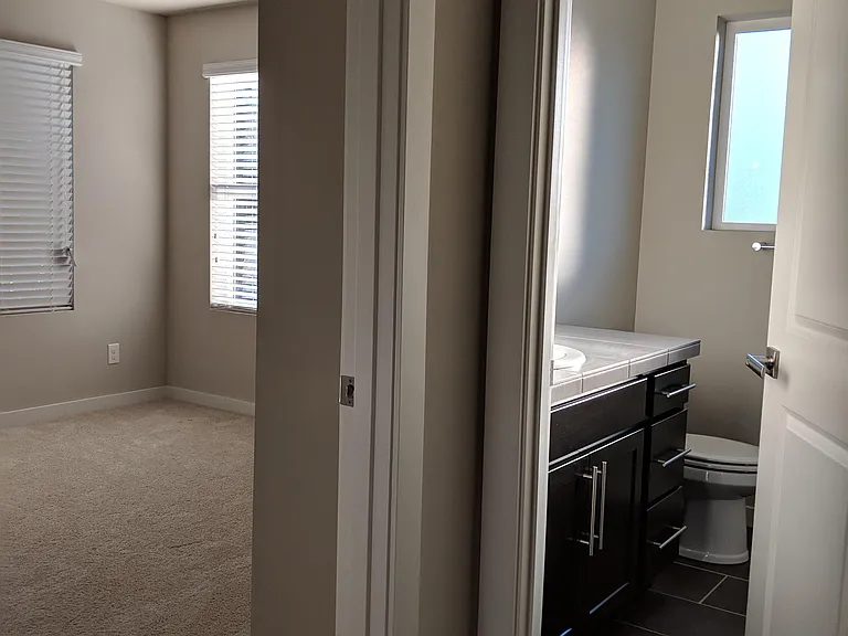 15624 Meadow Rd #C2 — Photo 4
