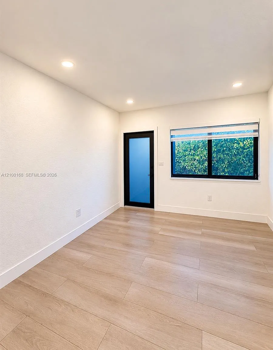 5521 NW 1st Ave — Photo 4