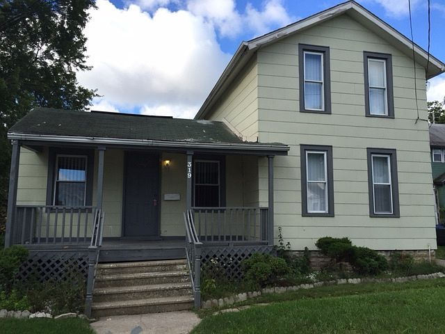 1st image of 319 W Willow St