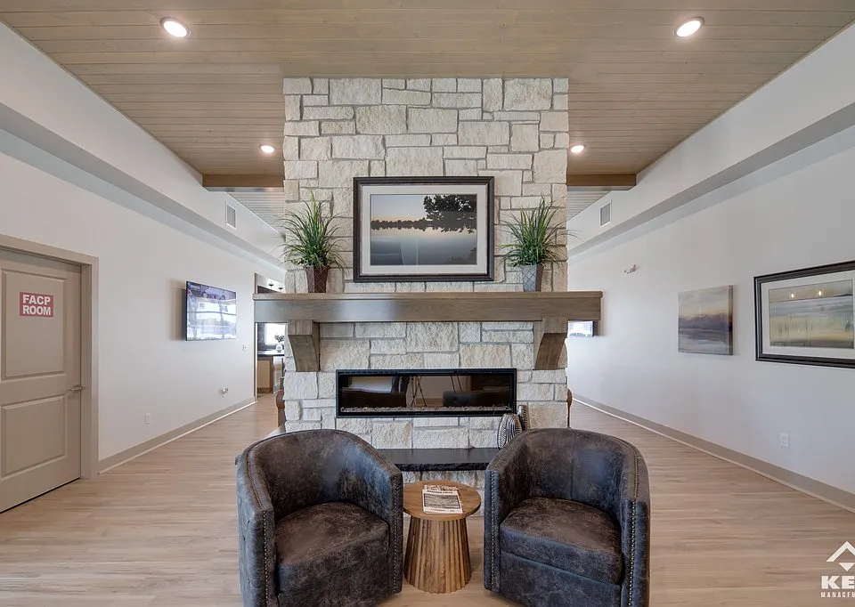 Clubhouse, interior