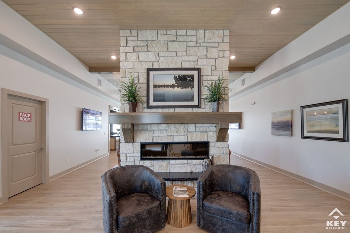Clubhouse, interior