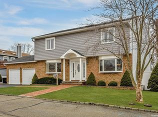 24 Violet Rd, Bayville, NY 11709