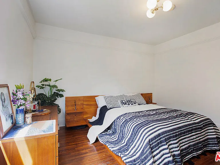 1421 N Alvarado St — Photo 20