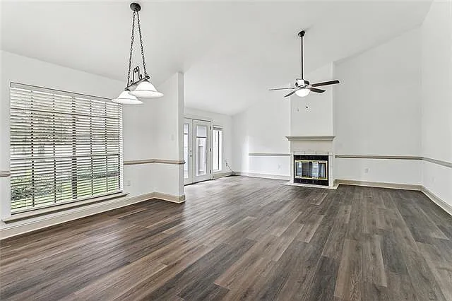Building Photo - 32 S Court Villa Dr #32