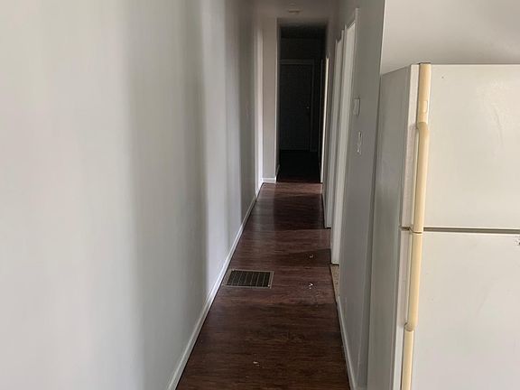 4th image of 108 Southern Blvd #1B