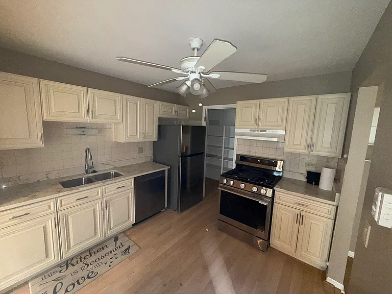 314 Silverwood Ct #B1 — Photo 5