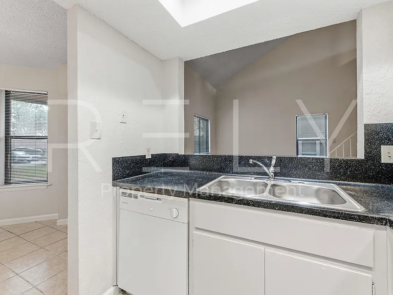 1005 Milford Way #A — Photo 16