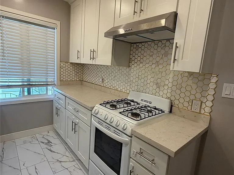 1739 E Appleton St #10 — Photo 1