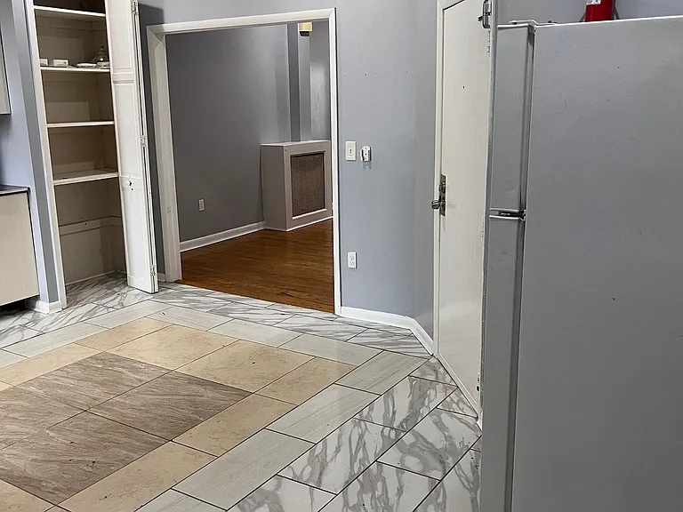2203 Saint Paul St — Photo 8