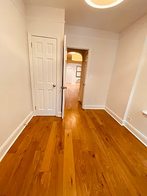 Rented by Metropolis Real Estate of Manhattan | media 32