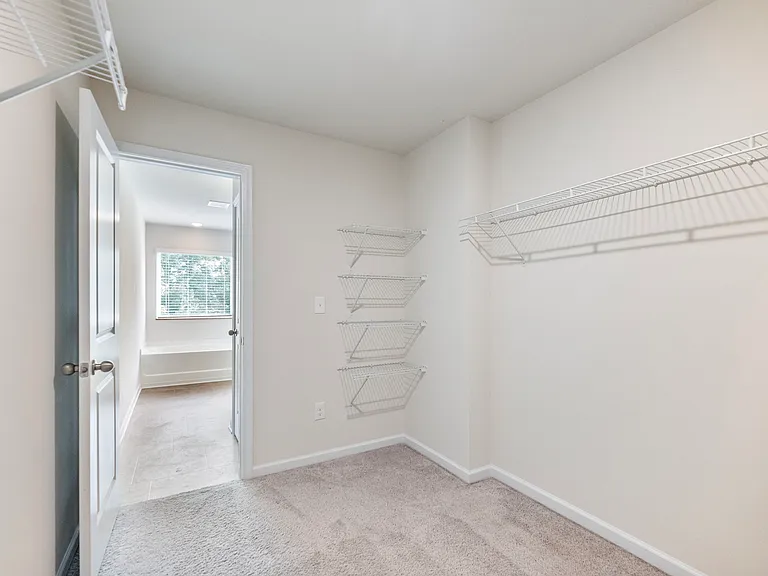 115 Buckingham Ln — Photo 22