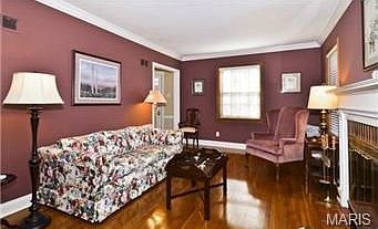5th image of 821 Elmtree Ln