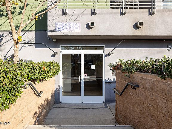 4th image of 5818 Whitsett Ave #Ph2