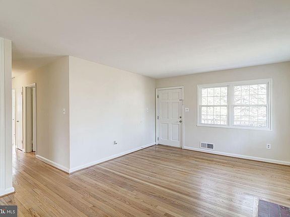 5th image of 4117 Oak Hill Dr