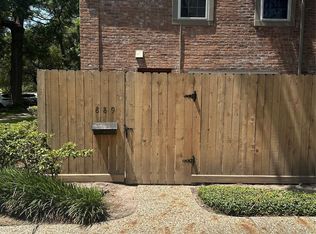 889 Wax Myrtle Ln, Houston, TX 77079