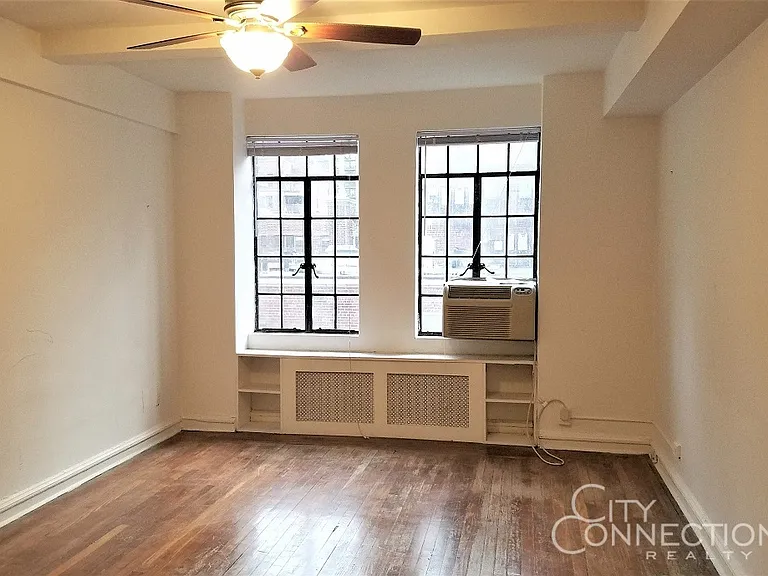 320 E 42nd St #1217 — Photo 3