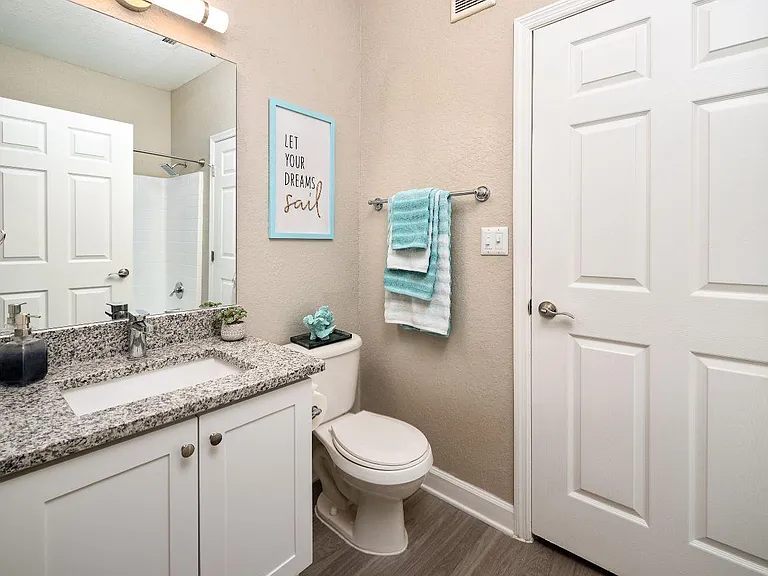 The Grand Reserve at Park Isle Apartments — Photo 33