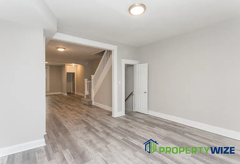1814 E 30th St — Photo 14