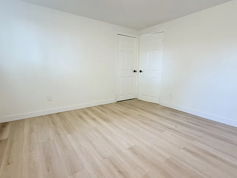 359 Hilton Ave — Photo 7